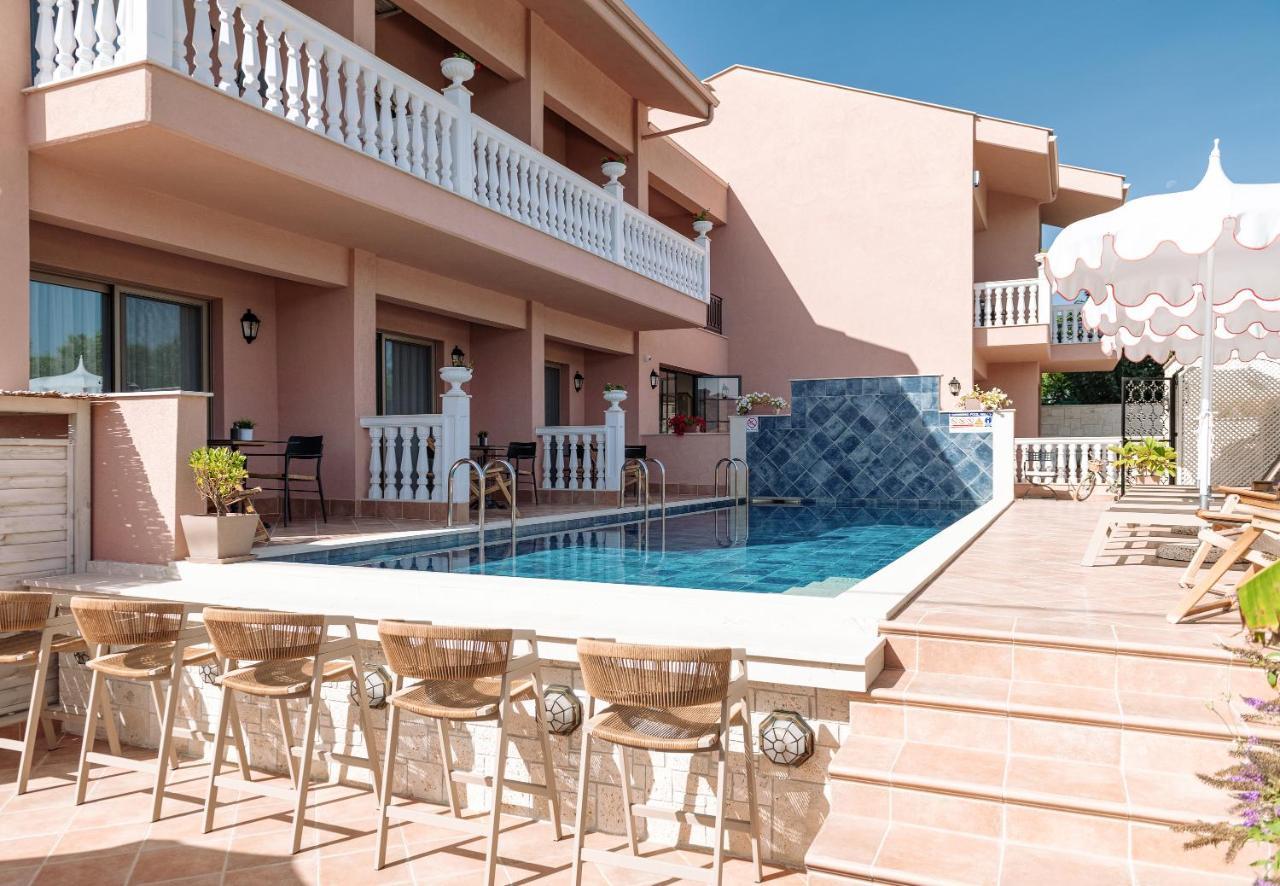 Kseynasa Suites Nikiti  Buitenkant foto